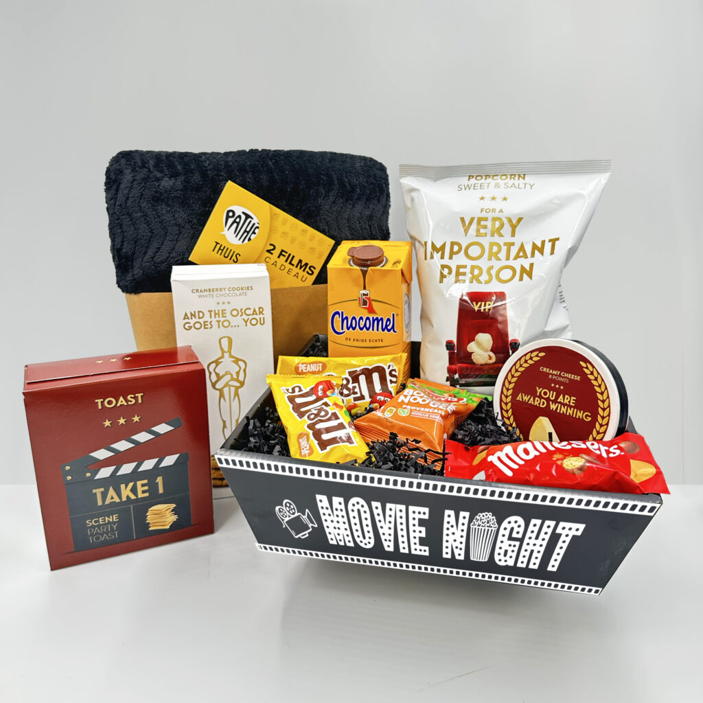 Movie Night geschenkpakket met popcorn, snoep, deken en Pathe filmbon